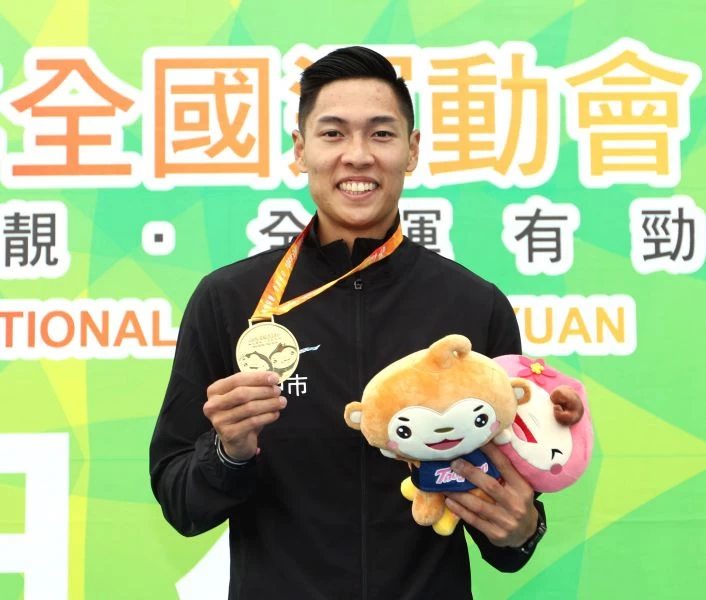 陳傑在全運會男子四百公尺跨欄六連霸,收下第16金。林嘉欣/攝影。