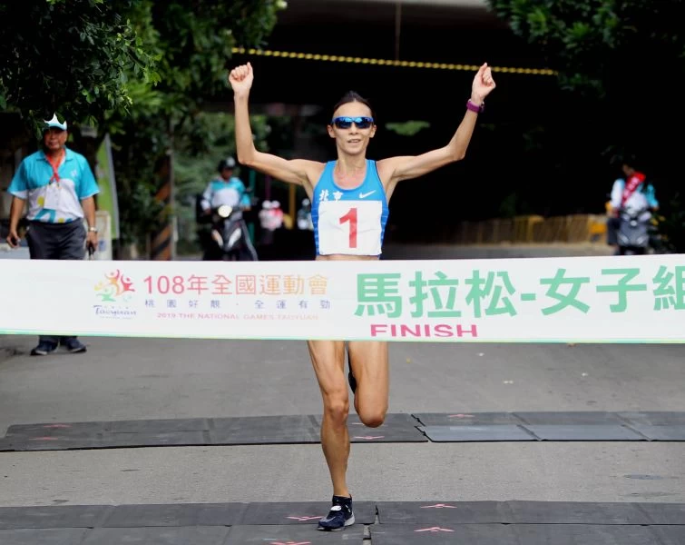 謝千鶴在女子馬拉松連莊。林嘉欣／攝影。