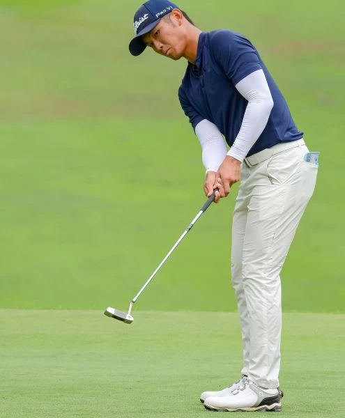 業餘選手劉永華以總桿數低於標準桿7桿的佳績暫列高雄公開賽第一名。陳宏佳攝影