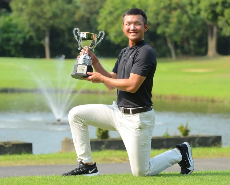業餘選手劉永華以總桿低於標準桿13桿的佳績贏得冠軍。陳宏佳攝影