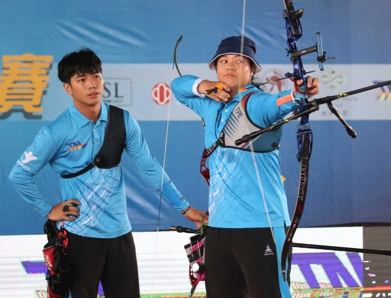台南隊混雙5:3勝凱撒。企業射箭聯盟/提供。