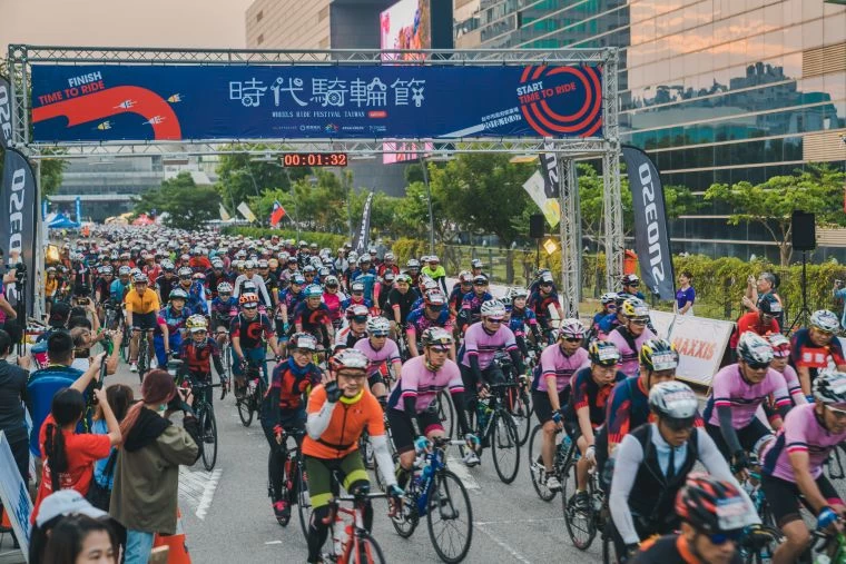 去年臺中市政府出發盛況挑戰100K。大會提供