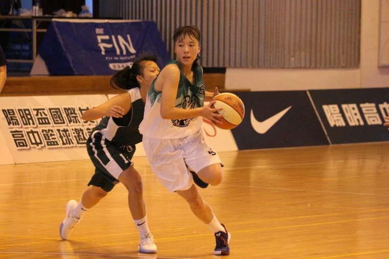 陽明李若瑋決勝期運球突破攻下重要兩分。大會提供