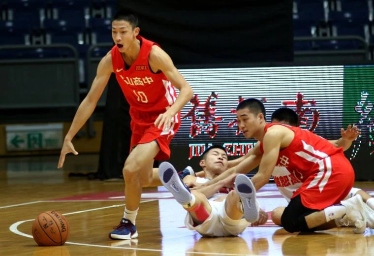 南山菜鳥宋昕澔三分球6投中3得15分、8籃板。大會提供