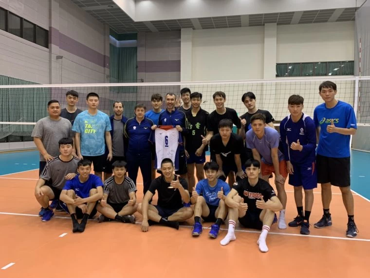 奧運男子排球隊於國家運動訓練中心培訓期間合照。體育署提供