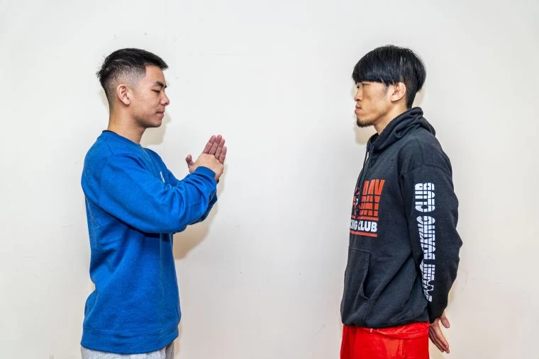 (主新聞照片)職業賽4連勝的「影子」吳仲凱(左)將碰上空手道黑帶的南韓選手金性旼。大會提供