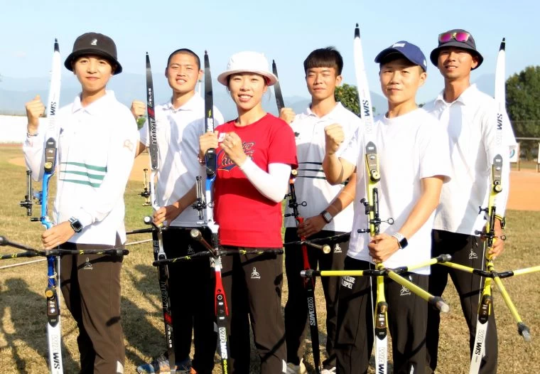 中華男、女反曲弓奧運代表隊。中華民國射箭協會／提供。