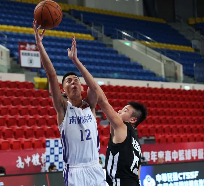 南湖汪哲宇三分球16投中5飆31分雙新高,外帶8籃板。大會提供
