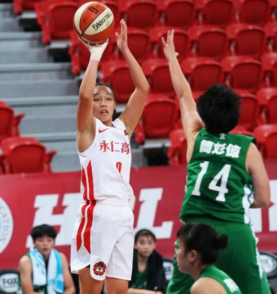 永仁菜鳥邱敬恩拿17分本季初入HBL迄今6場最高及唯一上雙。大會提供