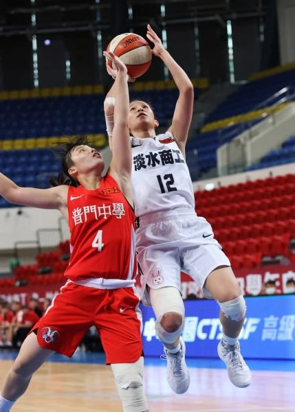 淡商「新神力女超人」王玥媞又37分進帳,連3場至少34分。大會提供