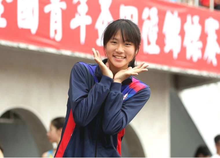 彰化和美高中林芸安新北市全國青年盃田徑賽高女跳遠得銀。林嘉欣/攝影。