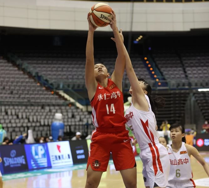 HBL生涯最後一戰永仁鄭慧慈29分、25籃板二度「雙20」。大會提供
