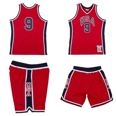 Michael Jordan 1984 USA奧運復刻球衣 $9,980(上);Michael Jordan 1984 USA奧運復刻球褲 $4,880_正面(下)。官方提供