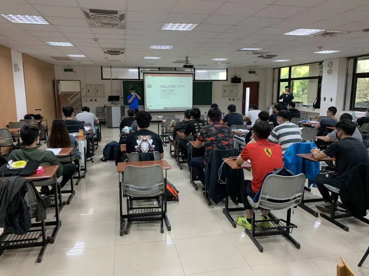 中華民國運動賽事分析師協會與吳鳳科技大學休閒遊憩與運動管理系於吳鳳科技大學舉行「運動分析師丙級證照講習考試」。官方提供