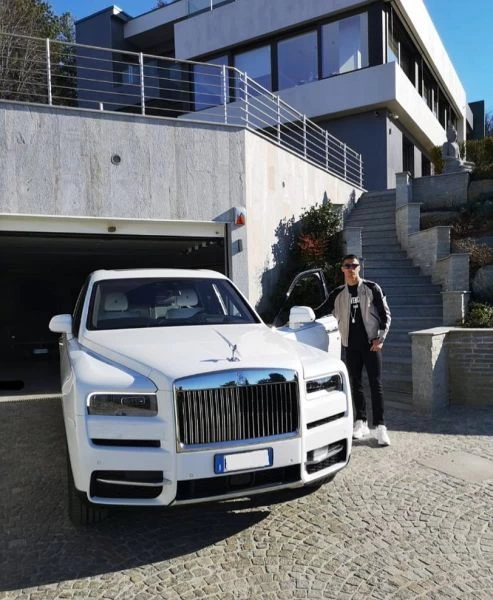 C.羅在都靈的豪宅也少不掉豪車。摘自C.羅IG