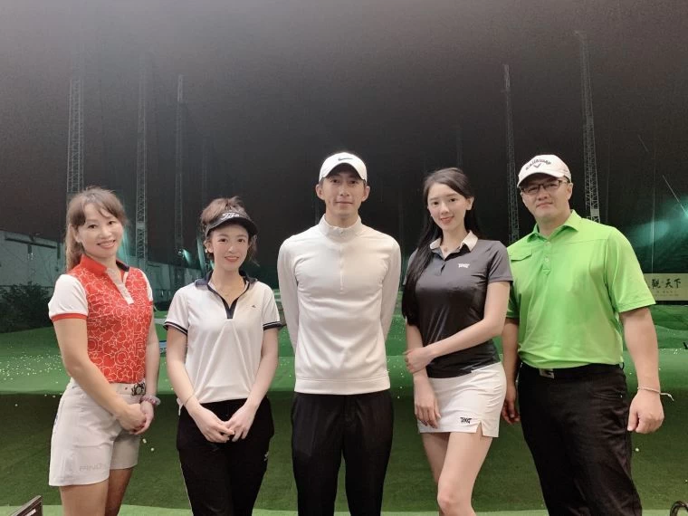 百日訓練團有許多帥哥美女參加挑戰。妮好傳媒提供