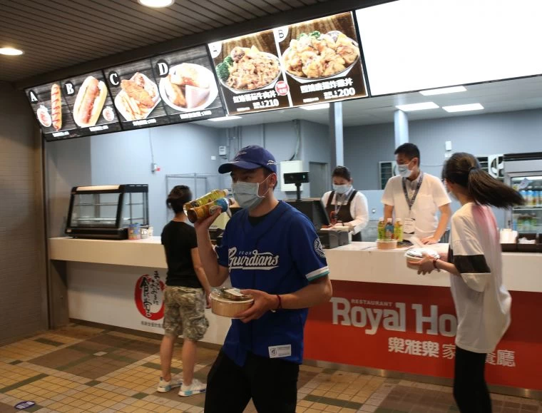 中職開放球迷入場。李天助攝