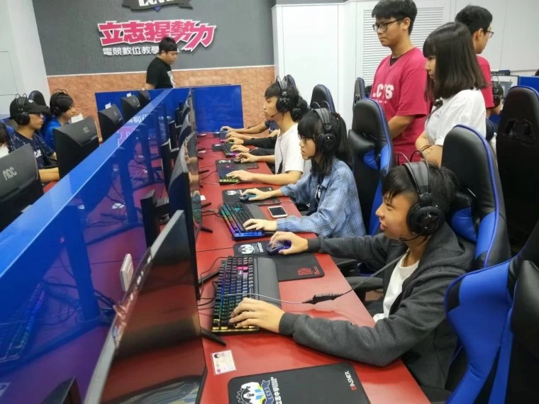 疫情趨緩後,高雄市逐步重啟電競賽事。大會提供