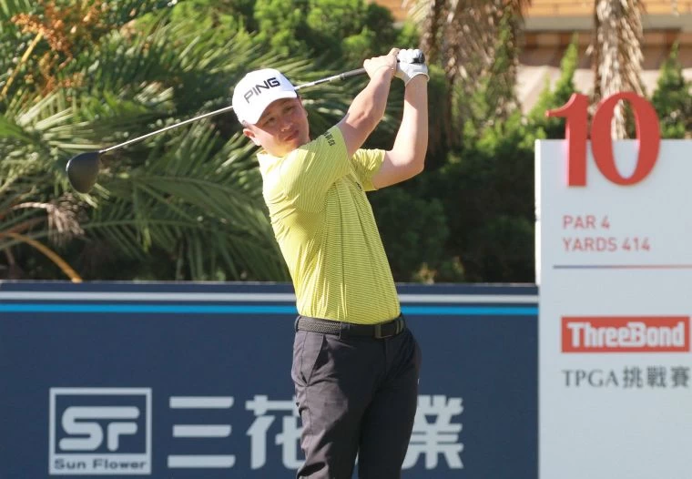 第一回合宋孟璋69桿(-3)暫並列第四。鍾豐榮攝