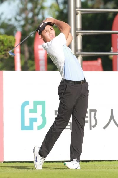 第一回合業餘選手陳威勝70桿(-2)表現最佳。鍾豐榮攝