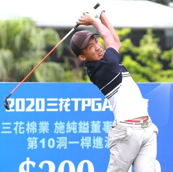 第一回合江以安69桿(-3)暫並列第三。鍾豐榮攝