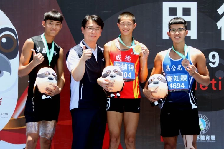 全中運高男110公尺跨欄前三名。林嘉欣／攝影。