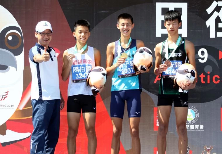 曾子盛以1分55秒70打破高懸11年全中運國男800公尺大會紀錄。林嘉欣/攝影。
