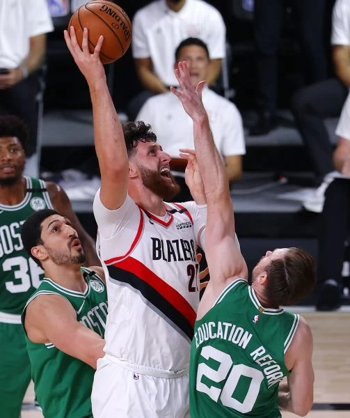 拓荒者中鋒紐克奇(Jusuf Nurkic)歸隊後,進攻多了些變化。法新社
