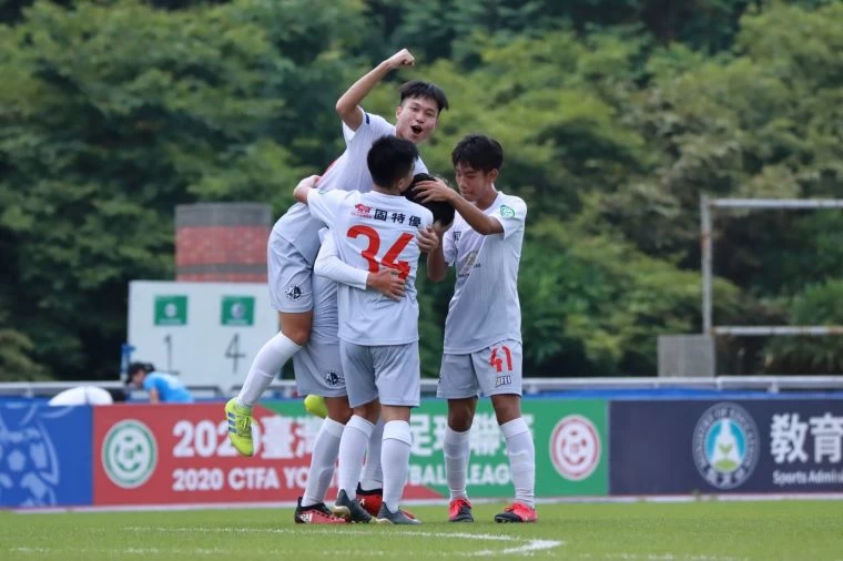 高雄FC-U18球員進球慶祝。大會提供