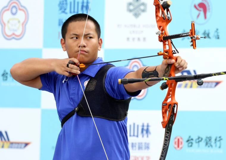 協會青年隊戴宇軒貢獻兩勝。中華企業射箭聯盟/提供。