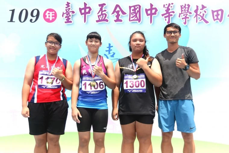 國女鉛球前三名。林嘉欣/攝影。