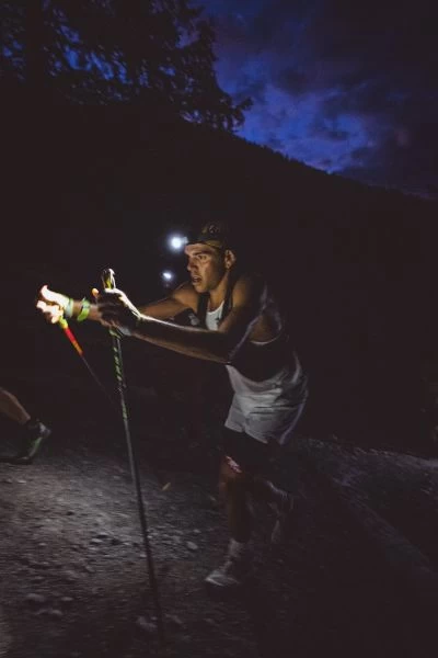 卡佩爾挑燈夜戰。官方提供