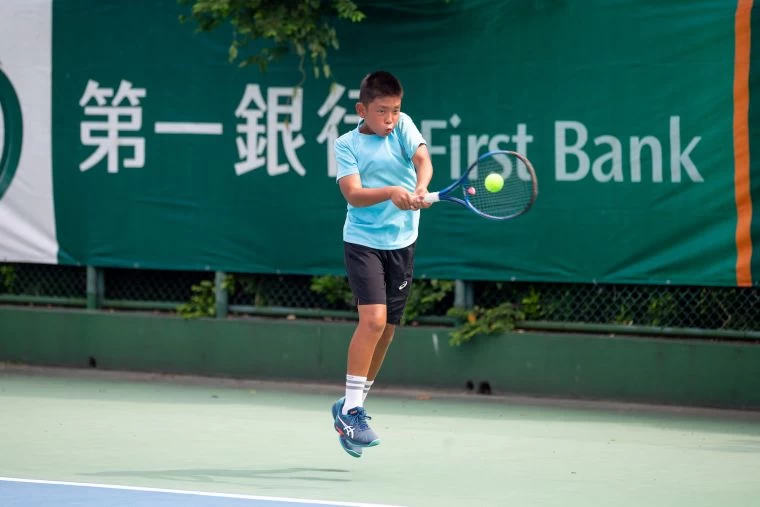14歲男單王彥珺首輪爆冷擊敗頭號種子陳泓諭。海碩整合行銷提供