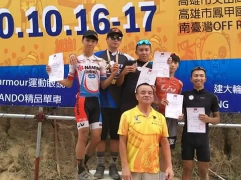 菁英男子組則由前亞運國手「阿丹」江勝山封王,首度越級的李懿宬奪下亞軍。郭文進提供