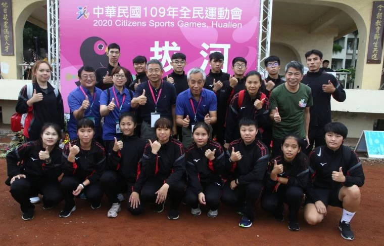 高雄市室內拔河代表隊表現優異,在男子組奪金及女子組獲銅。高雄市政府運動發展局提供