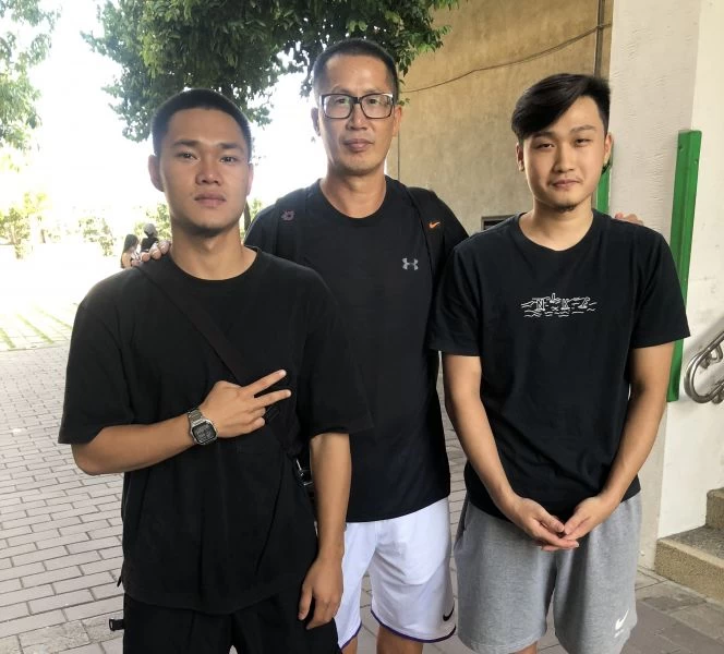 穀保羅天金(中)、開南林柏軒(右)、方家豪(左)新師徒對決。大會提供