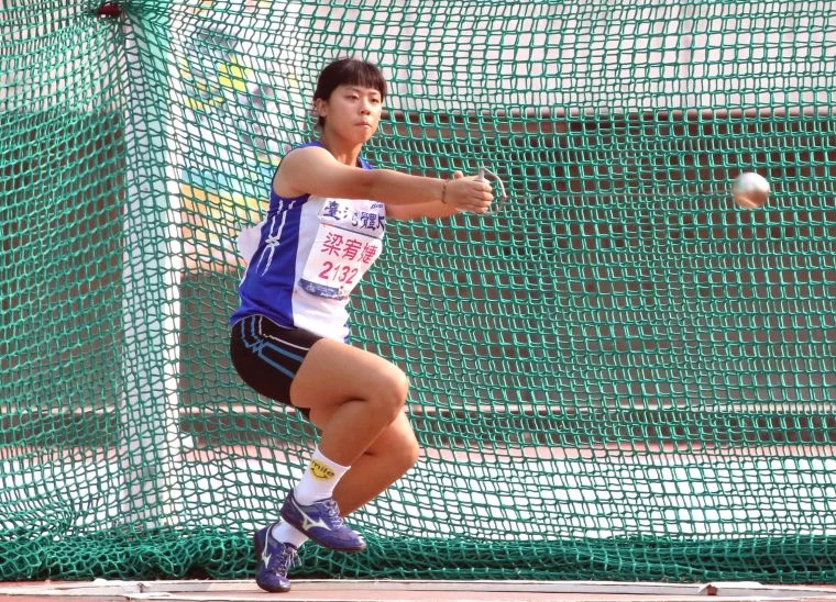 台灣體大梁宥婕57.35奪銀破U20全國紀錄，躍居歷年第五傑。林嘉欣／攝影。