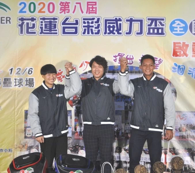 職棒球星代表周思齊、馬傑森,及第一屆參賽球員代表黃子芸,共同在教育部體育署3樓大禮堂,召開賽事啟動記者會。大會提供