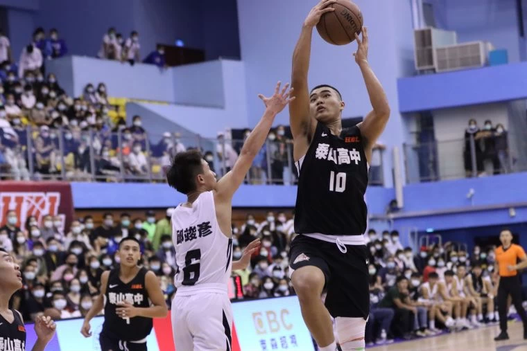 泰山17歲小壽星楊財海首度生日贏球慶生禮16分助球隊晉級。大會提供