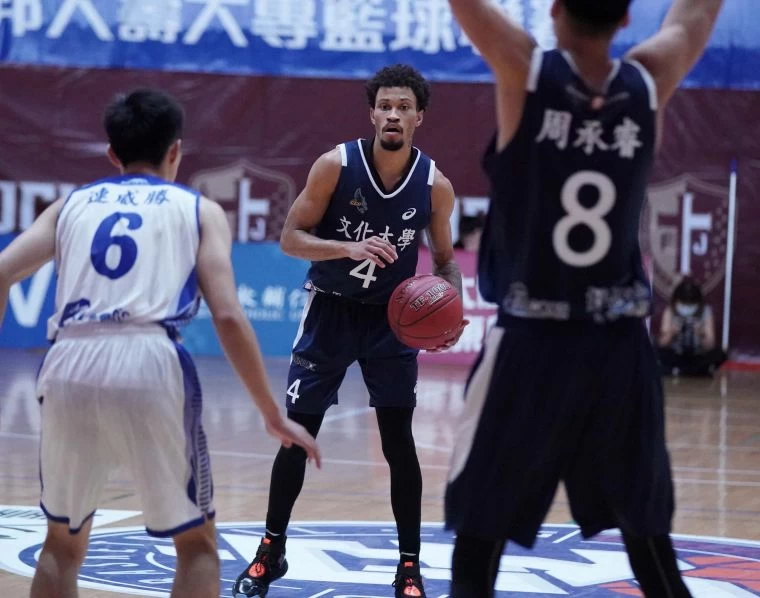 文化大學險勝北市大開胡,圖為諾曼。官方提供