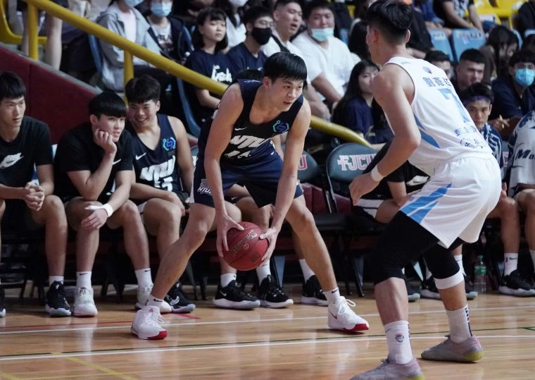 台藝大林均濠12分8籃板。大會提供