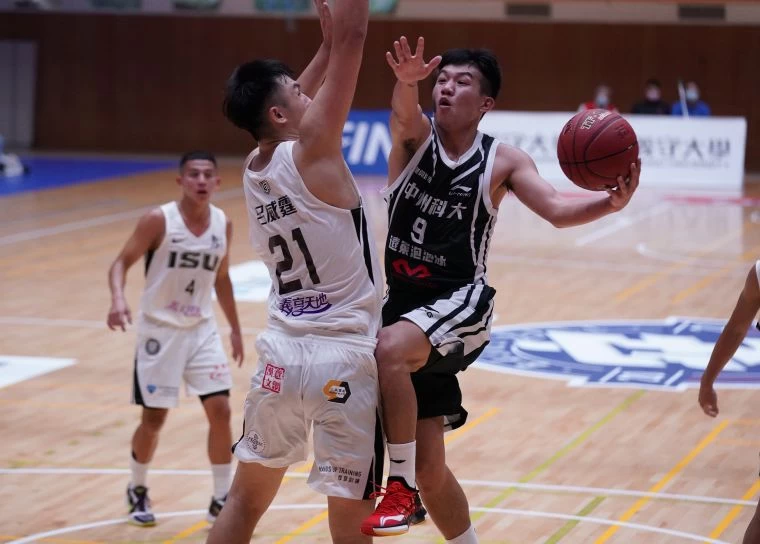 中州科大陳柏宏15分8籃板7助攻5抄截。大會提供