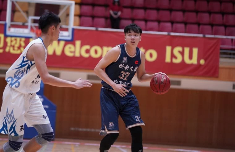 世新大學吳沛嘉單場兩灌,拿下15分7籃板。大會提供