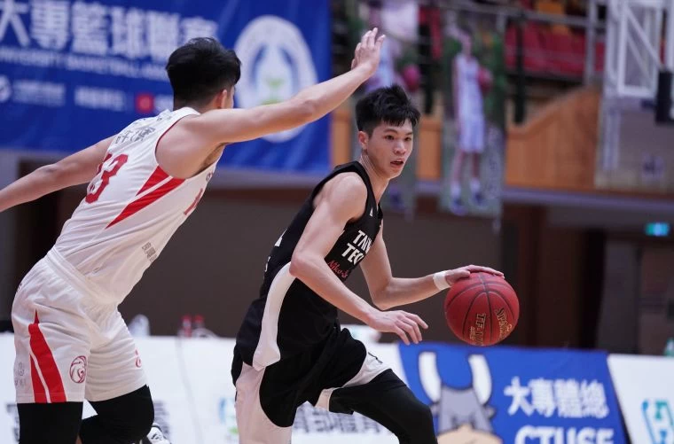 臺灣科大陳昭群繳13分11籃板「雙十」表現。大會提供