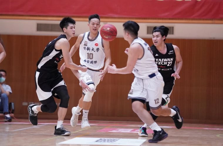 世新大學以4分差擊敗台灣科大,拿下預賽第3勝。大會提供