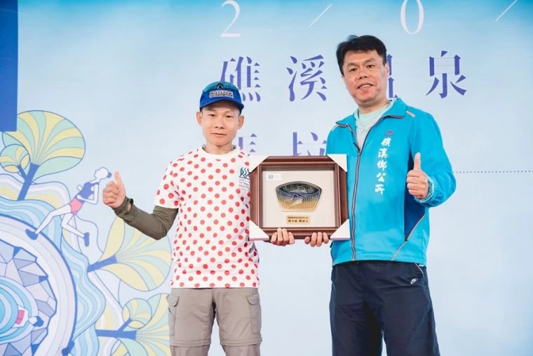 全馬男總一周平記,同時也是全馬爬坡王。大會提供