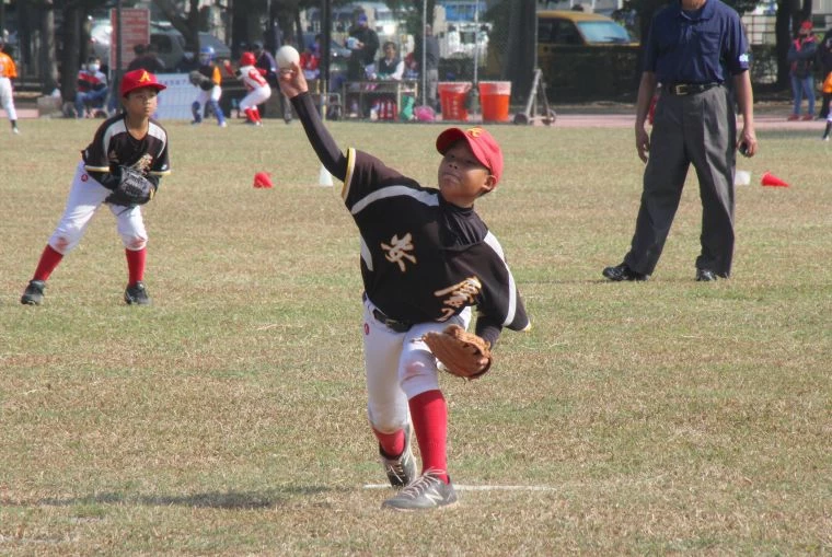陳竑愷完投5局無失分奪勝投