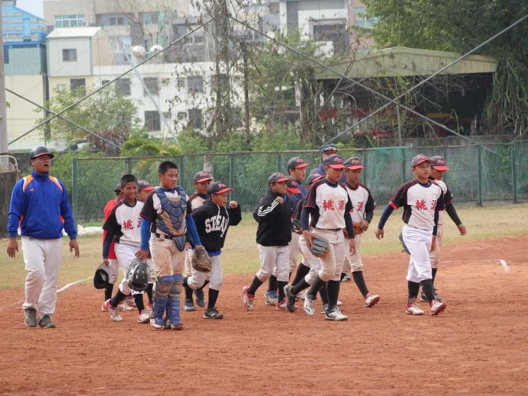 高雄桃源取勝桃園龜山完成復仇。吳敏欣攝