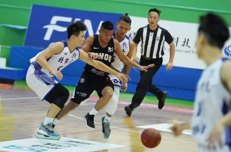義守對上北市大,打完上半場已得66分。大會提供