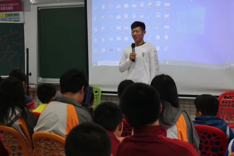 曾俊欣分享網球之路的自身經驗。官方提供